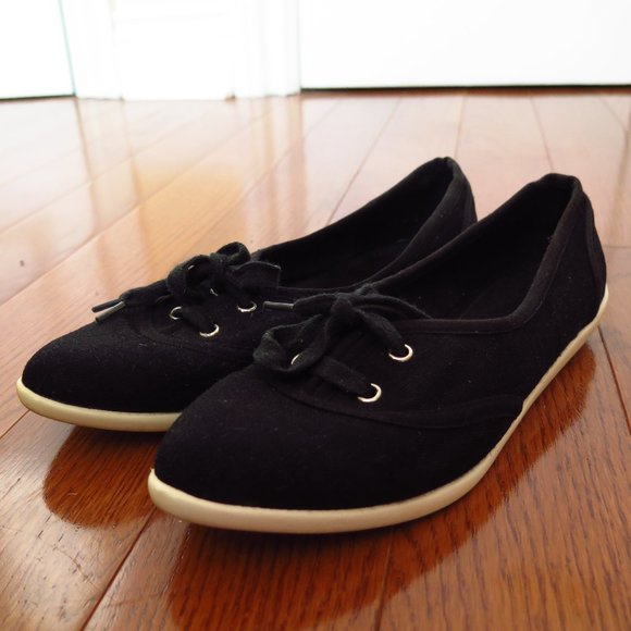 Aldo Black and White Sneakers Pointed Toe - Picture 2 of 5